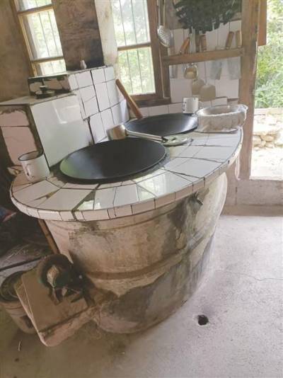 土灶，俗称镬灶